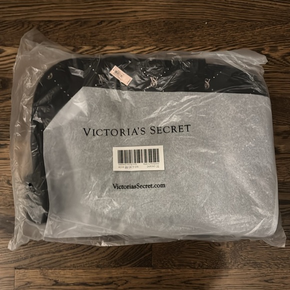 Victoria’s Secret duffle tote - Picture 2 of 2